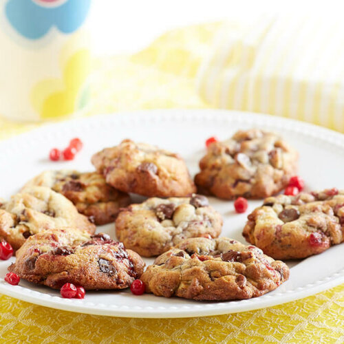 Dark chocolate chip cookies with lingonberry and pecan