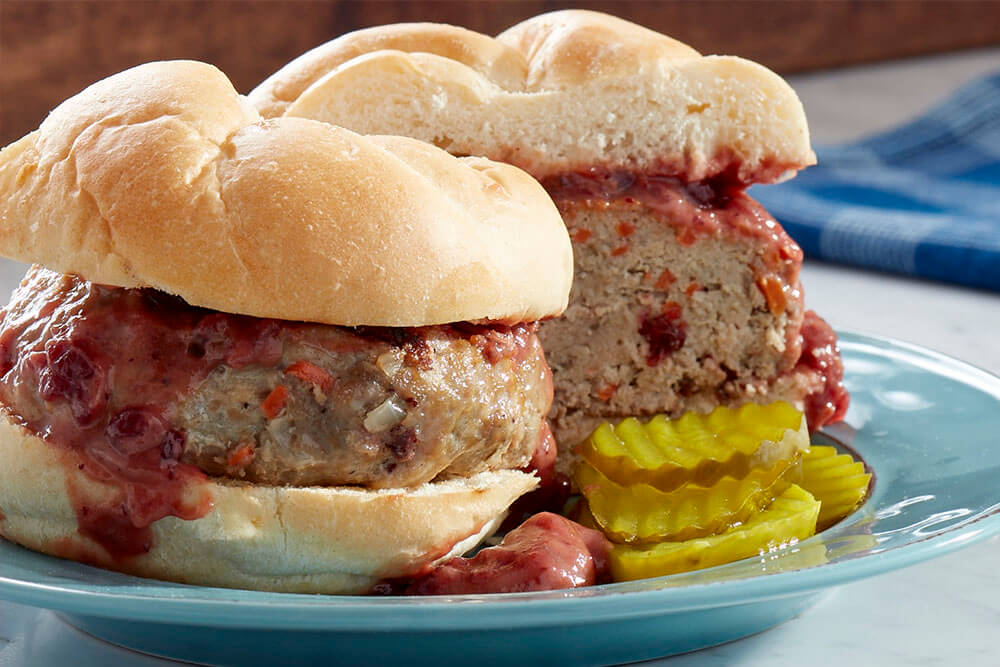 Turkey burgers with lingonberry mustard